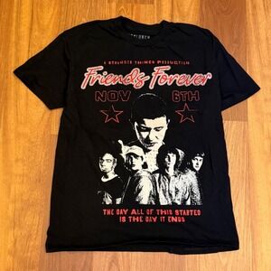 Stranger Things Friends Forever BoxLunch Netflix Graphic T-Shirt Size Large